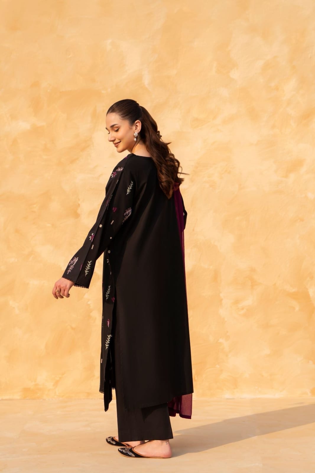 3PC-Embroidery Suit With Dhanak ShawlQA665