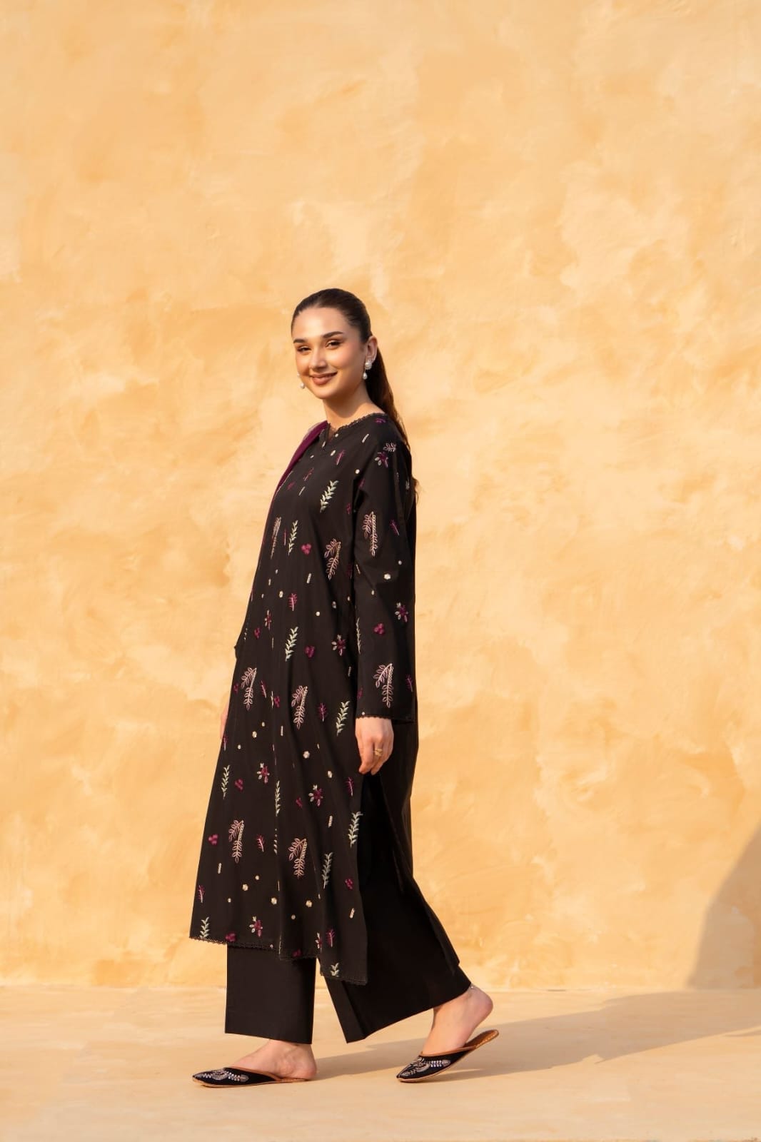 3PC-Embroidery Suit With Dhanak ShawlQA665